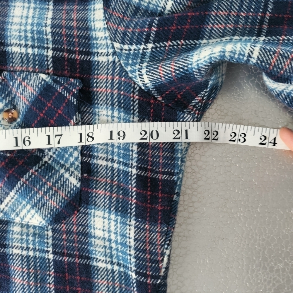 Vintage Timber Ridge soft acrylic button down - Picture 3 of 9